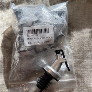 Amazon Silver and Black Bottle Pourer Set